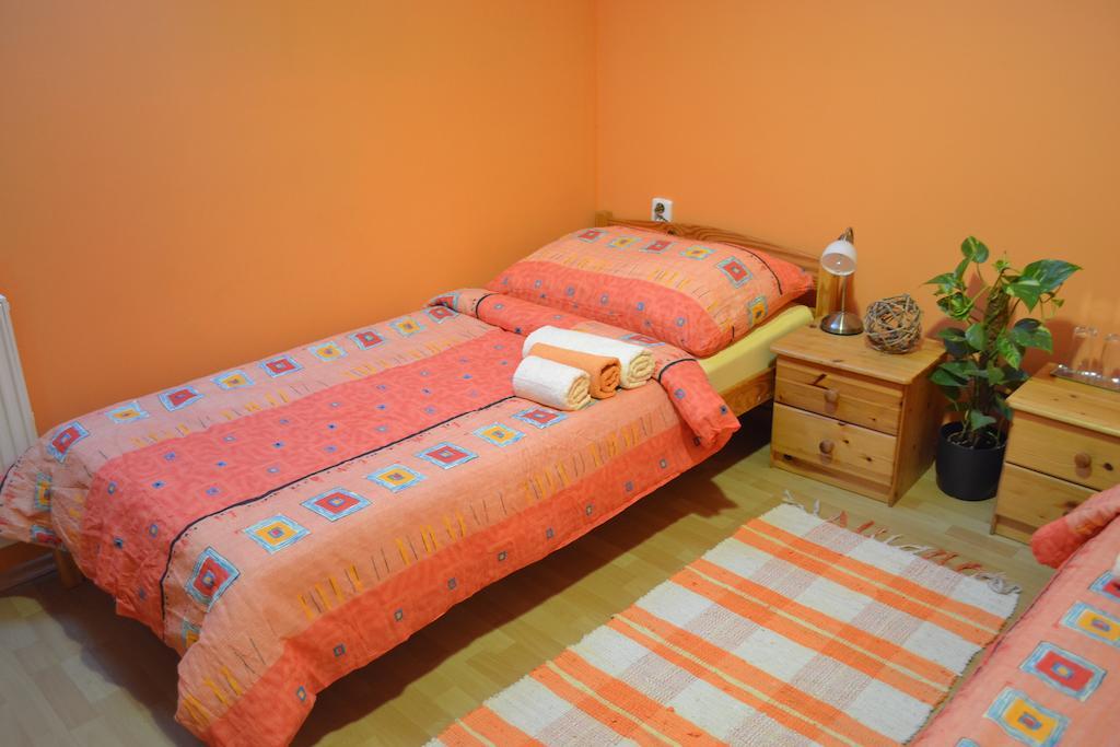 Byron Hotel Zlaté Moravce Room photo